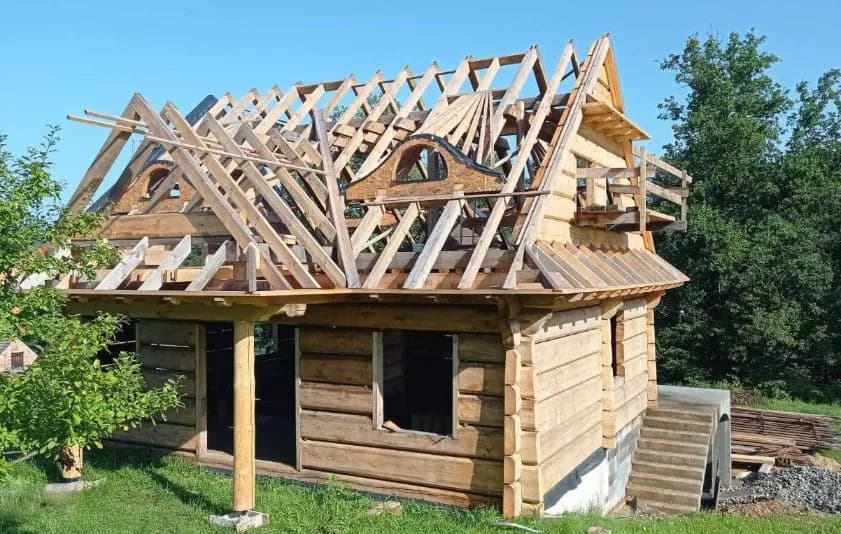 Ile kosztuje elewacja drewniana? Zaskakujące ceny i czynniki wpływające