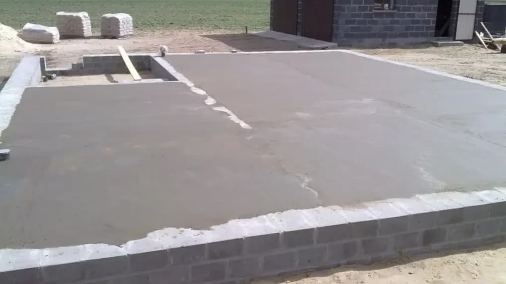 Jaki beton na fundament? Wybierz odpowiednią klasę i uniknij problemów