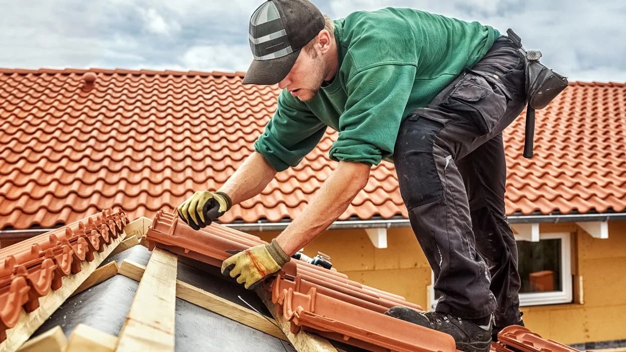 Dachówka ceramiczna czy betonowa – która jest lepszym wyborem?