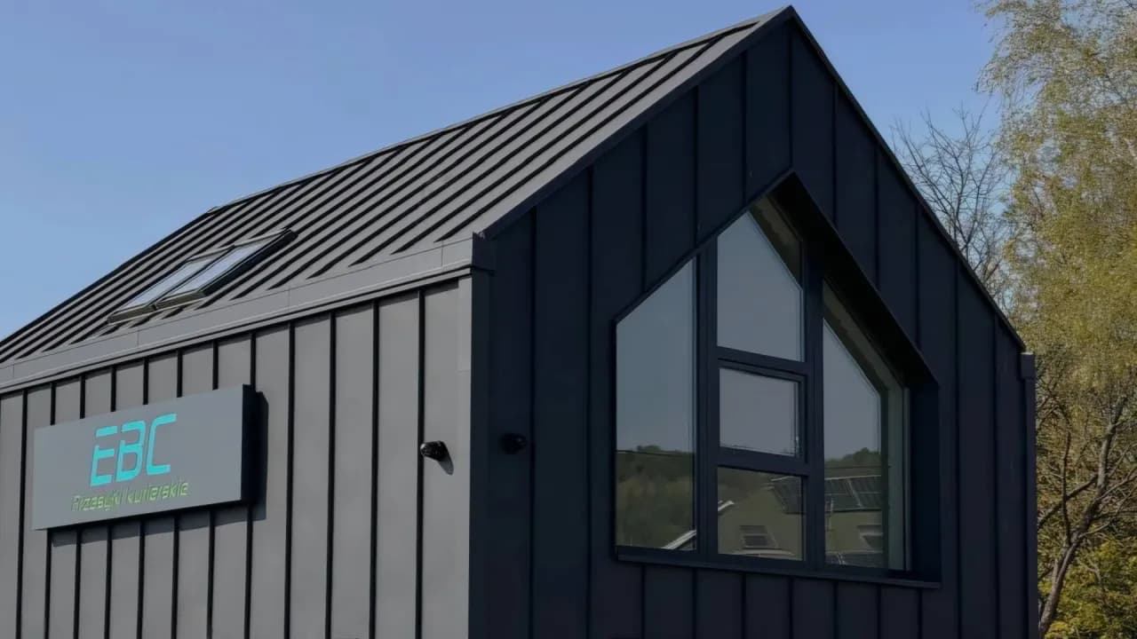 Nowoczesna blacha na dach – piękno, trwałość i funkcjonalność