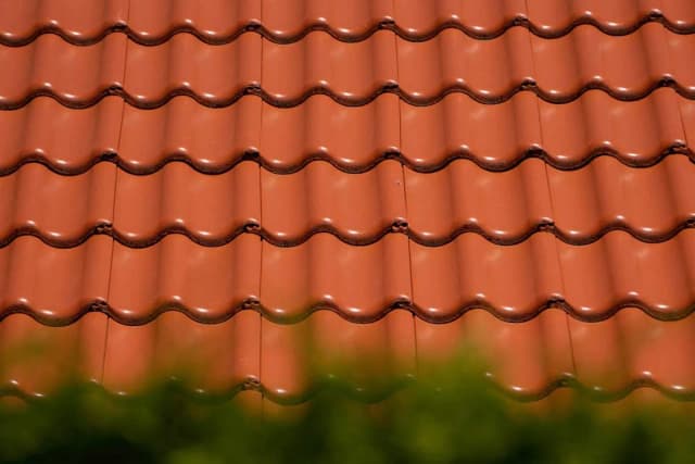 Ile sztuk dachówki na m2? Sprawdź, jak uniknąć strat materiałowych