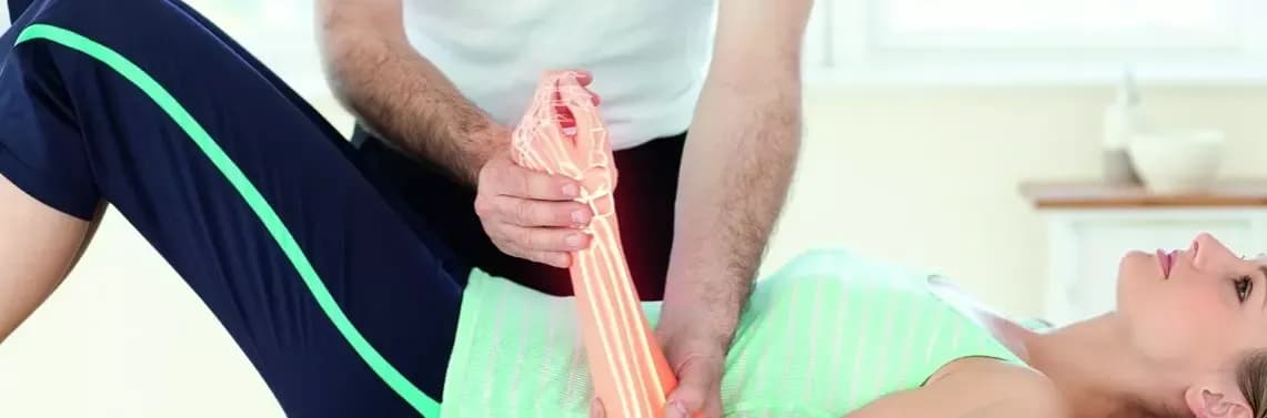 Elewacja kończyny górnej: jak poprawić krążenie i zmniejszyć ból